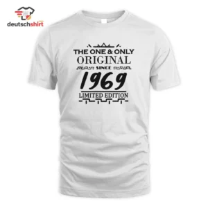 1969 Jahrgang Geburtstag Retro T-Shirt – Bio Geschenk getragen von Tobias Ko.