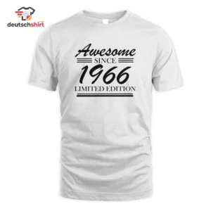Awesome Since 1966 Merch: Limited Edition T-Shirt für Legenden getragen von Hannah N.