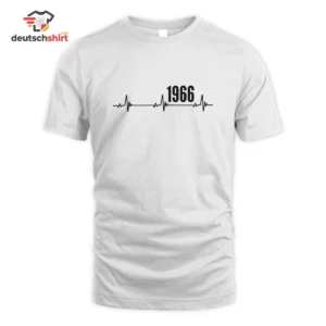 Jahrgang 1966 Merch T-Shirt – Retro Geburtstagsgeschenk mit getragen von Laura Mü.