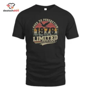 1976 Jahrgang Merch T-Shirt – Aged To Perfection Retro Geschenk getragen von Max Wagner